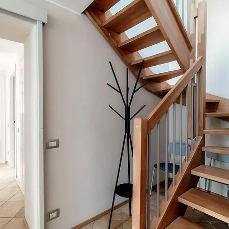 Sky Attic 72 - The House Of Travelers Lägenhet *