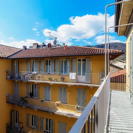 Sky Attic 72 - The House Of Travelers Apartment *