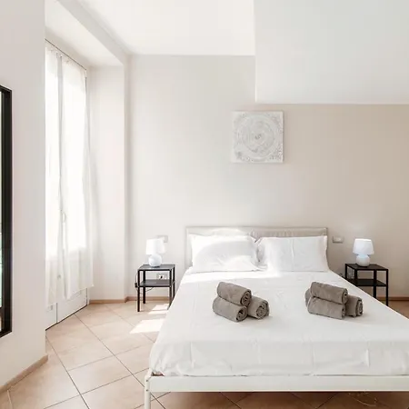 Apartment Sky Attic 72 - The House Of Travelers *