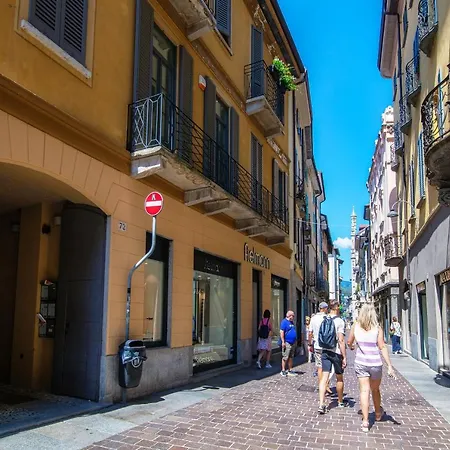 Sky Attic 72 - The House Of Travelers Daire Como