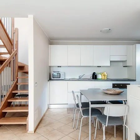 Sky Attic 72 - The House Of Travelers Daire Como