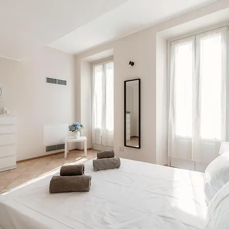 Sky Attic 72 - The House Of Travelers Daire Como