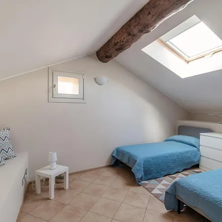 Daire Sky Attic 72 - The House Of Travelers Como