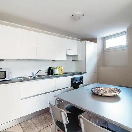 Sky Attic 72 - The House Of Travelers 코모