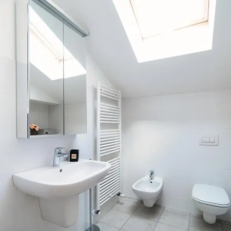 Sky Attic 72 - The House Of Travelers 아파트 *